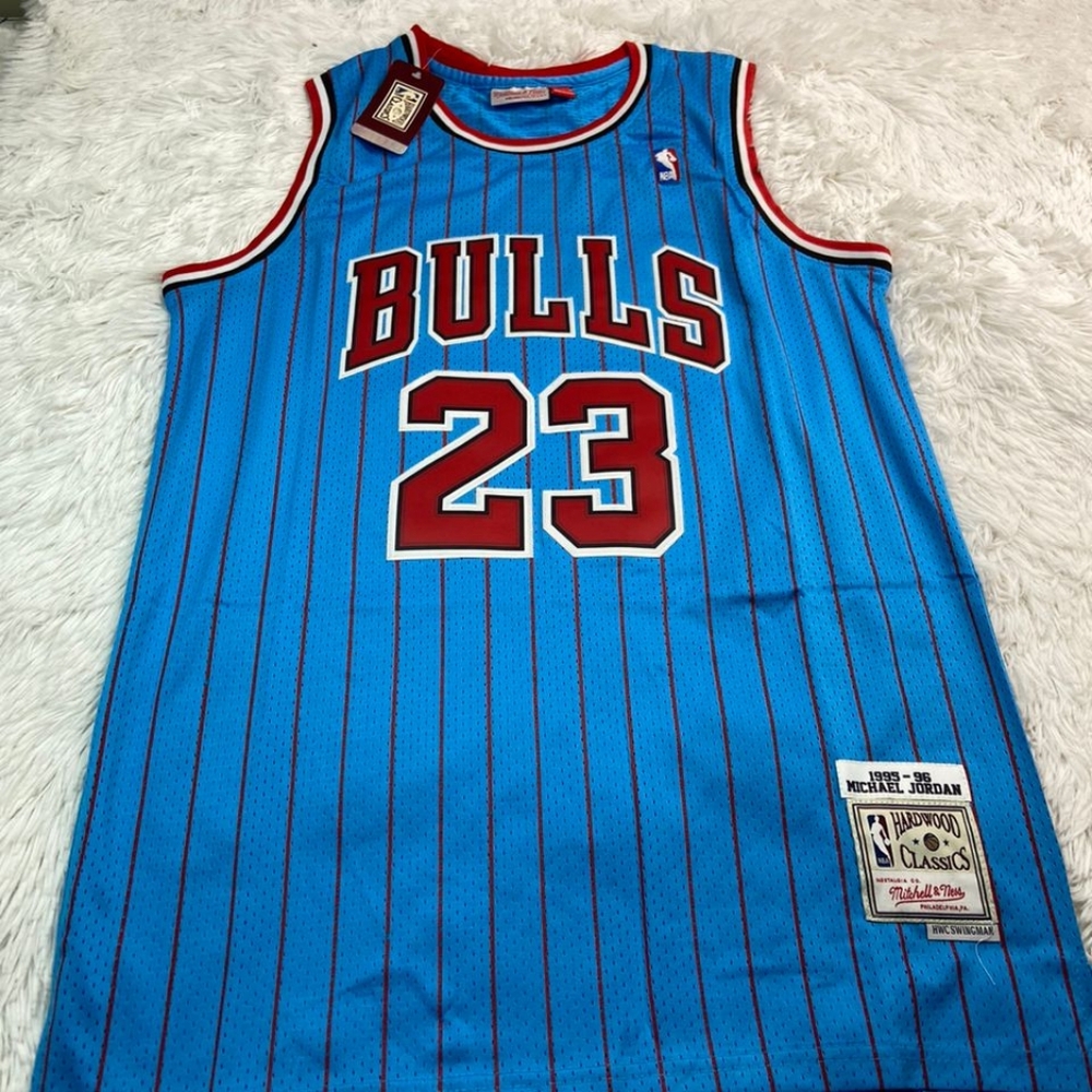 Mitchell & Ness Micheal Jordan jersey